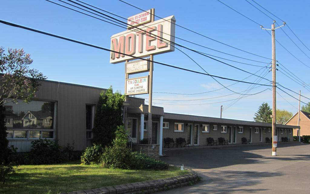 Motel Sainte Catherine Exteriör bild